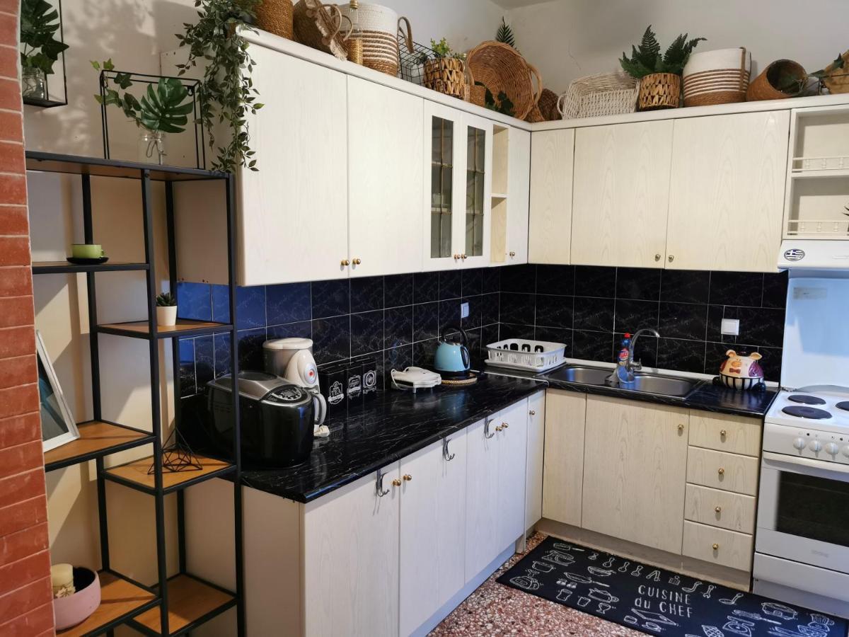 Central Apartment Каламата Екстер'єр фото
